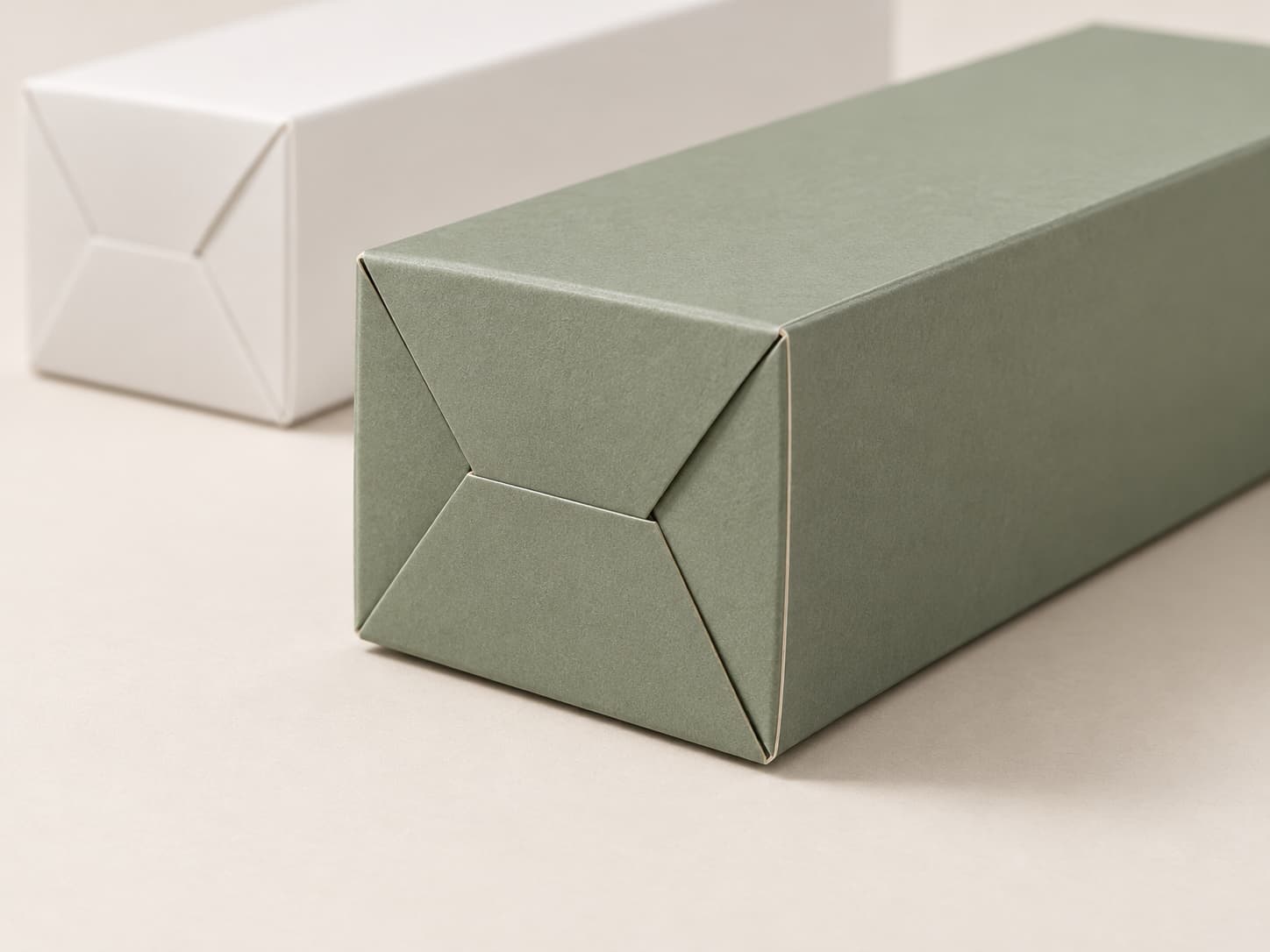 Close product visualization of the glued end closure and side seam on a seal-end carton
